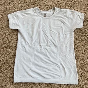 Athleta Girl Power Up Seamless Tee Size L/12 in Light Blue